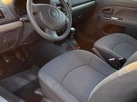 Gebraucht Renault Clio II 60 PS (44 kW) 2003 Silber Kleinwagen