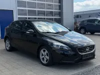 Gebraucht Volvo V40 Kinetic 114 PS (83 kW) 2012 Schwarz Kleinwagen