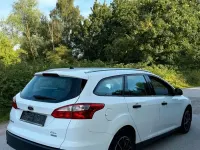 Gebraucht Ford Focus Ambiente 101 PS (74 kW) 2014 Weiß Kombi