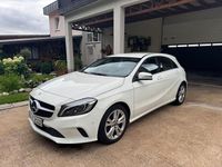 Gebraucht Mercedes A180 122 PS (89 kW) 2017 Weiß Limousine