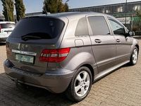 Gebraucht Mercedes B200 136 PS (100 kW) 2011 Grau met Van / Kleinbus