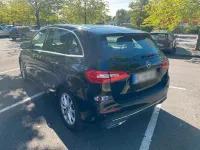 Gebraucht Mercedes B180 136 PS (100 kW) 2019 Schwarz Kleinwagen