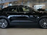 Gebraucht Porsche Macan 4 Electric 300 kW (408 PS) 2026 Tiefschwarz SUV
