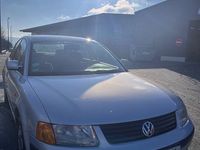 Gebraucht VW Passat 101 PS (74 kW) 1997 Silber Limousine