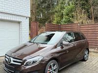 Gebraucht Mercedes B200 AMG line 136 PS (100 kW) 2015 Braun Van / Kleinbus