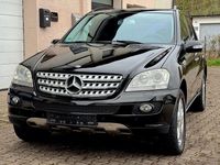 Second-hand Mercedes ML320 224 CP (164 kW) 2007 Negru SUV