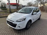 Gebraucht Renault Clio II Dynamique 75 PS (55 kW) 2009 Weiß Limousine