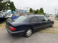 Gebraucht Mercedes E280 204 PS (150 kW) 2000 Blau Limousine