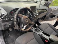 Gebraucht Mercedes B200 156 PS (114 kW) 2012 Silber Van / Kleinbus