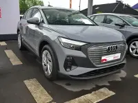 Gebraucht Audi Q4 e-tron Comfort 144 kW (197 PS) 2023 Kieselgrau SUV