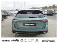 Gebraucht VW Passat Elegance 204 PS (150 kW) 2025 Grün Kombi