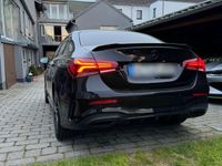 gebraucht Mercedes A250 e Limousine AMG junge Sterne widescreen