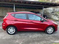 Gebraucht Ford Fiesta Cool & Connect 101 PS (74 kW) 2019 Rot Limousine