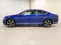 Gebraucht VW Passat R-line 200 PS (147 kW) 2021 Lapiz blue metallic Limousine
