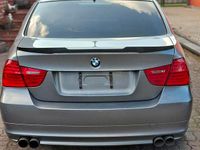 Gebraucht BMW 325 218 PS (160 kW) 2009 Grau Limousine