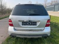 Gebraucht Mercedes ML280 190 PS (139 kW) 2006 Silber SUV