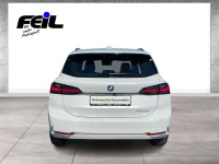 Gebraucht BMW 220 Luxury Line 163 PS (119 kW) 2025 Mineralweiss Van / Kleinbus