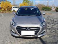 Gebraucht Hyundai i30 Pure 101 PS (74 kW) 2017 Beige Limousine