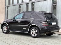 Gebraucht Mercedes ML320 224 PS (164 kW) 2007 Schwarz SUV