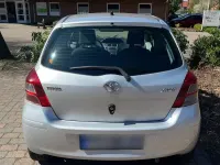 Gebraucht Toyota Yaris 69 PS (50 kW) 2011 Silber Kleinwagen