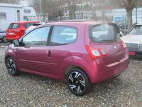 Gebraucht Renault Twingo Initiale Paris 75 PS (55 kW) 2014 Fuchsiaviolett Kleinwagen