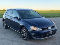 Gebraucht VW Golf VII LOUNGE 125 PS (91 kW) 2016 Night blue metallic Kleinwagen