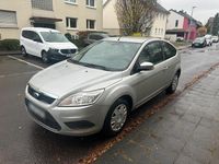 Gebraucht Ford Focus Ambiente 101 PS (74 kW) 2008 Silber Kleinwagen