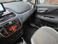 gebraucht Fiat Punto 1.2 8V 4-türer 8-fach bereift AHK