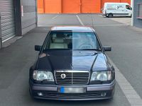 Gebraucht Mercedes E500 220 PS (161 kW) 1987 Violet Limousine
