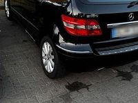 Gebraucht Mercedes 180 109 PS (80 kW) 2009 Schwarz Limousine