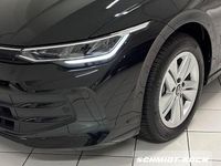 Gebraucht VW Golf VIII Life 150 PS (110 kW) 2024 Grenadillschwarz (schwarz) Kombi