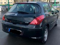 Gebraucht Peugeot 308 95 PS (69 kW) 2008 Schwarz Limousine
