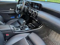 Gebraucht Mercedes A180 116 PS (85 kW) 2019 Limousine