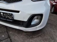 Gebraucht Kia Picanto Attract 69 PS (50 kW) 2012 Weiß Kleinwagen