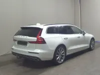 Gebraucht Volvo V60 Momentum 197 PS (144 kW) 2021 Weiss Kombi