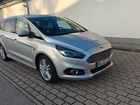 Gebraucht Ford S-MAX Titanium 209 PS (153 kW) 2018 Silber Van / Kleinbus