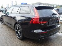 Gebraucht Volvo V60 Plus 197 PS (144 kW) 2025 Schwarz Kombi