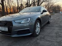 Gebraucht Audi A4 130 PS (95 kW) 2019 Grau Limousine