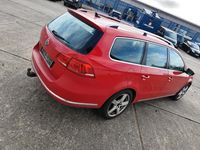 Gebraucht VW Passat 170 PS (125 kW) 2011 Rot Kombi