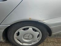 Second-hand Mercedes C200 Classic 163 CP (119 kW) 2001 Gri Berlinǎ