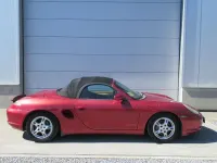 Second-hand Porsche Boxster 220 CP (161 kW) 2002 Roșu Cabrio