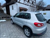 Gebraucht VW Tiguan Freestyle 122 PS (89 kW) 2011 Grau SUV