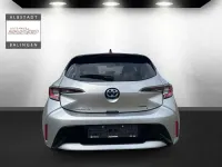 Gebraucht Toyota Corolla Team 140 PS (102 kW) 2023 Silver metallic / black (metallic) Limousine