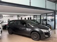 Gebraucht Opel Astra Edition 101 PS (74 kW) 2012 Schwarz Kombi