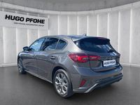 Gebraucht Ford Focus ST-Line 125 PS (91 kW) 2022 Magnetic grau metallic Limousine