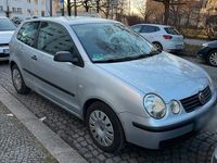 Gebraucht VW Polo 63 PS (46 kW) 2011 Grau Kleinwagen