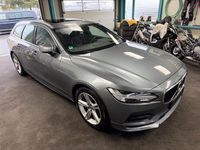 Gebraucht Volvo V90 Momentum 235 PS (172 kW) 2018 Grau Kombi