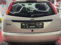 Gebraucht Ford Focus 102 PS (75 kW) 2000 Grau Kombi