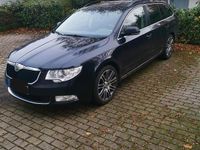 Gebraucht Skoda Superb 140 PS (102 kW) 2012 Schwarz Kombi