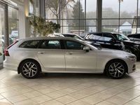 gebraucht Volvo V90 Kombi Momentum Pro*NAV*AHK*RFK*LEDER*